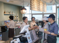 실버 바리스타 커피 맛보세요...삼성전자 아산에 카페休 오픈