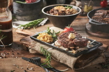 60일의 정성을 더한 신선 냉장육 ‘미사리스테이크’