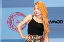 마마무(MAMAMOO) 솔라, 오렌지 헤어에 시선강탈 (쇼케이스)