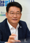 “前 정권 탓하고 고통 감내 요구하면 민심 돌아서”