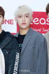 워너원(WANNAONE) 박우진, 눈부신 금발 헤어