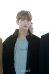 세븐틴 조슈아, 은은한 눈맞춤 (공항패션)