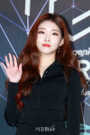 청하, 예쁨 가득 담아 손인사 (지니뮤직어워드)