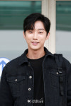 B1A4 진영, 공항에서 찍힌 증명사진 (공항패션)