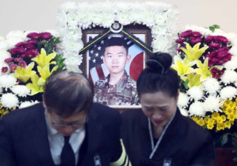 윤창호씨 영결식 찾아간 이용주 