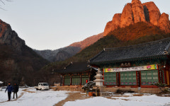 [休-경북 청송] 석양 머금은 기암단애...시간도 길을 멈추다