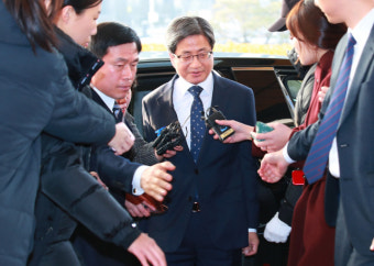 김명수 대법원장, 양승태 검찰 소환에 “국민께 죄송”