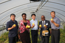 이병환 성주군수 참외 조수익 1조원 달성위해 총력