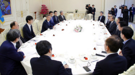 [문 대통령-벤처기업인 간담회] 김택진 "정부가 지원하더라도 시장경제 왜곡하면 안돼"