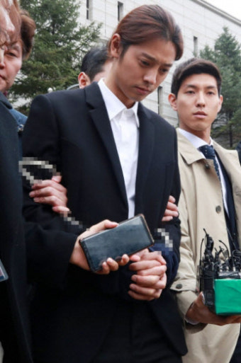 정준영 구속 후 첫 조사 내용은? 츄리닝 바지 입고 등장 “경찰 유착 의혹 집중”