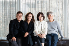 결혼 제도 둘러싼 팩트 폭격의 향연 이 연극의 백미죠