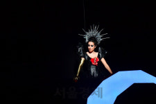 모차르트 오페라의 二色 향연