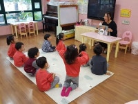 수원 우주유치원, ‘책 읽어주는 인공지능 로봇, 루카’ 도입