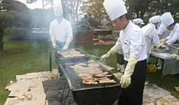 급식계 레전드, 삼겹살 구워주는 곳···상산고등학교 급식 화제