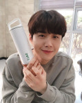 배우 김선호, 플라스틱 프리 챌린지 동참..외모만큼 훈훈한 행보