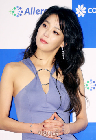 한고은, 그윽한 시선