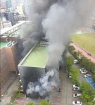 서울 은평구 은명초등학교에서 불, 차에서 발화 5층 건물로 번져