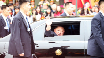 김정은 '벤츠 마이바흐' 어떻게 北으로? 은밀한 밀수입 경로 추적