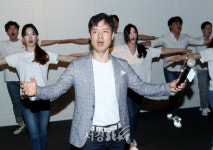 노래하는 손건우 (써티나인 제작발표회)