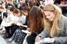 한글로 시 쓰는 외국인들