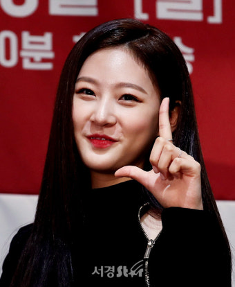 김새론, 소멸할 듯 작은 얼굴 (레버리지 제작발표회)