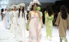 지춘희 미스지 콜렉션 환상적 무대 (2020 S/S 서울패션위크)