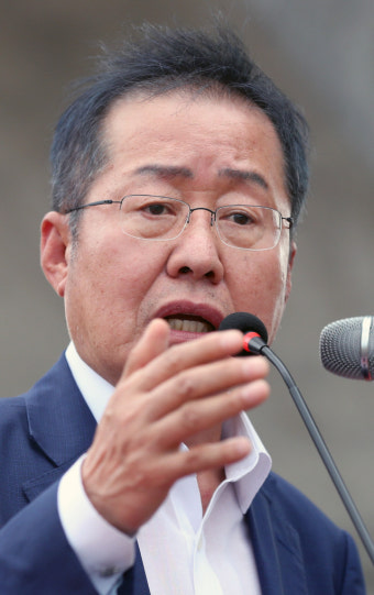 홍준표, 한국당에 “카리스마도 없이 계파정치 해, 타파해야” 비판