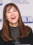 미소 짓는 손수정 연출 (편애중계 제작발표회)
