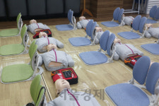 [영상]생명을 살릴 수 있는 골든타임 4분, 심폐소생술을 배워봤다