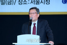 인사말하는 황대규 신성통상 대표이사