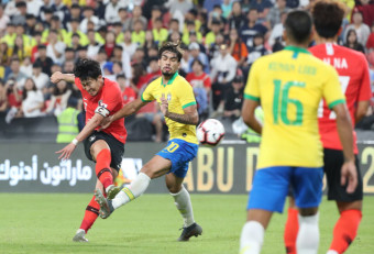 한국 축구브라질에 0-3 완패