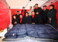 황교안 텐트는 형평성 무시한 황제단식? 허용vs철거 팽팽한 대립