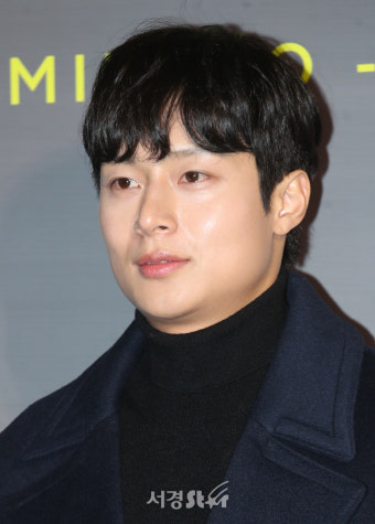 김충재, 우월한 매력