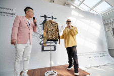 태양, 플리마켓 ‘화답’ 애장품 경매 직접 진행···700팬 기부 동참