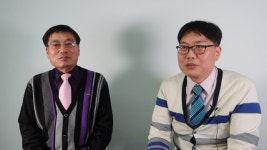 컴퓨터 엑셀 화면 밖을 바라보니 아버지가 보였다