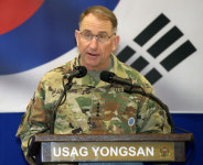 에이브럼스 사령관 주한미군 韓근로자 무급휴직 대비해야