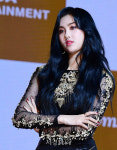 에버글로우 아샤, 미모 폭발 (쇼케이스)