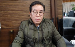 “절망 빠진 상인들 마음 잘 알기에, 임대료 2억 포기···희망의 씨앗 되길”