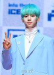 MCND 윈, 시크한 브이 (쇼케이스)
