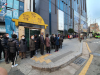 진짜 필요한 건 노인·장애인인데...여전히 높기만 한 마스크 구매 장벽