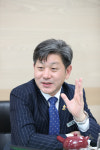 [파워기초단체장에게 듣는다] 백두현 고성군수 무인기 훈련기반 구축 등 신산업 키울 것