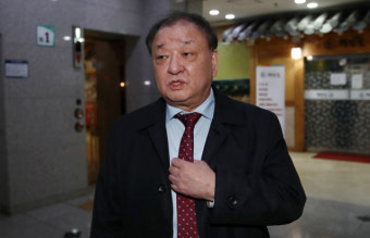 비례연합 '의원 꿔주기' 논의?