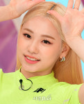 엘리스 이제이, 빚은듯한 인형외모
