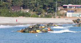 해병대 원사, 바다에 빠뜨린 부하 총기 찾다 숨져