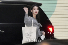 아이유, ‘정은지의 가요광장’ 녹화