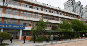 코로나19로 미뤄졌던 고3 등교 시작