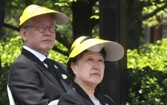 이재명 노 전 대통령 11주기 추모 “당신이 만들어 주신 길 따라가겠다”