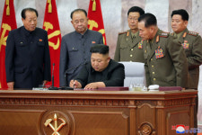 北김정은, 핵무기 개발 리병철 전격 승진