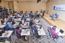 철도원 삼대 황석영 작가는 죽을 때까지 새 정신으로 글 써야