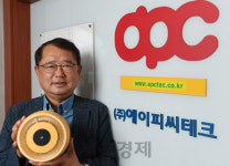 [CEO&STORY]대학 연구실서 잠자던 첨단기술(축광식 광촉매) 상업화로 퍼스트 무버 됐죠